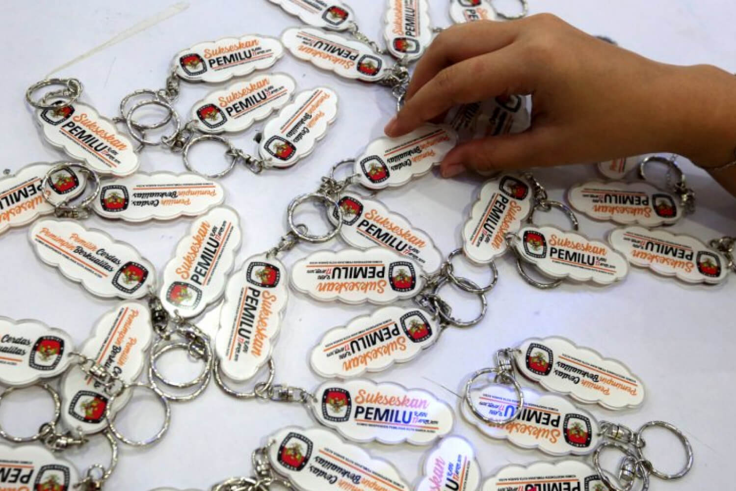 Menjual Aksesoris Pemilu 2024