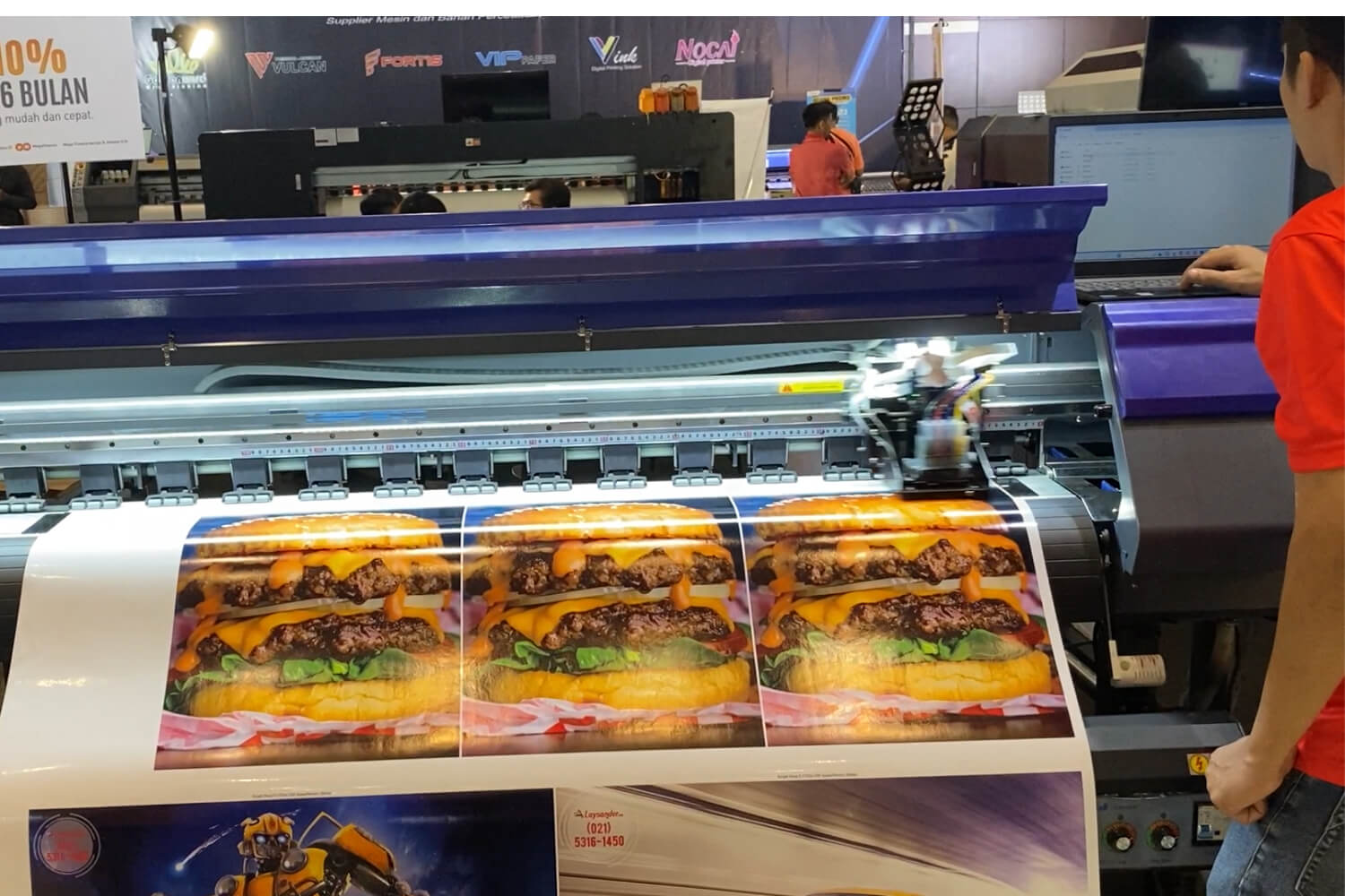 Proses Kerja Dan Hasil Cetakan Digital Printing.