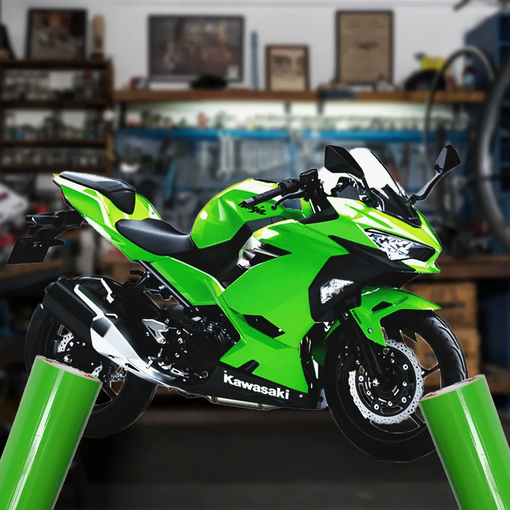 Motor Kawasaki Dengan Custom Stiker Oracal Yang Tahan Lama Dan Serbaguna Untuk Aplikasi Indoor Dan Outdoor.