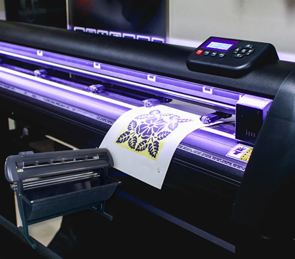 Mesin Cutting Sticker Jinka Gc 1351 Pro Led Sedang Melakukan Pemotongan Sticker Desain Bunga.