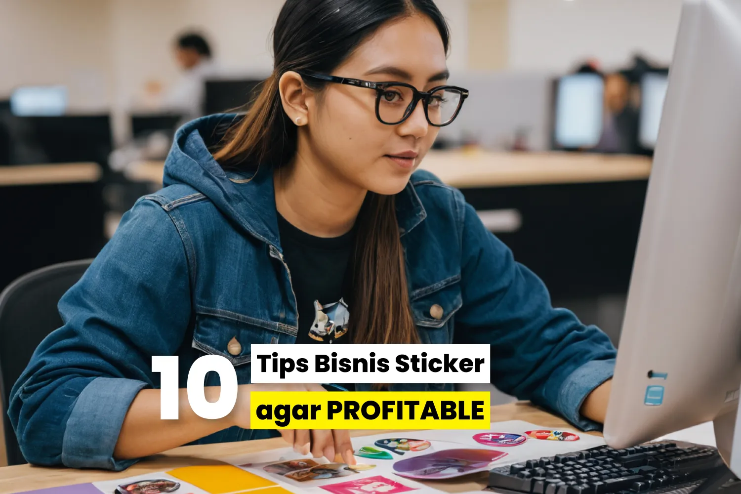 Pemilik Bisnis Memeriksa Sticker Cutting Berkualitas Tinggi