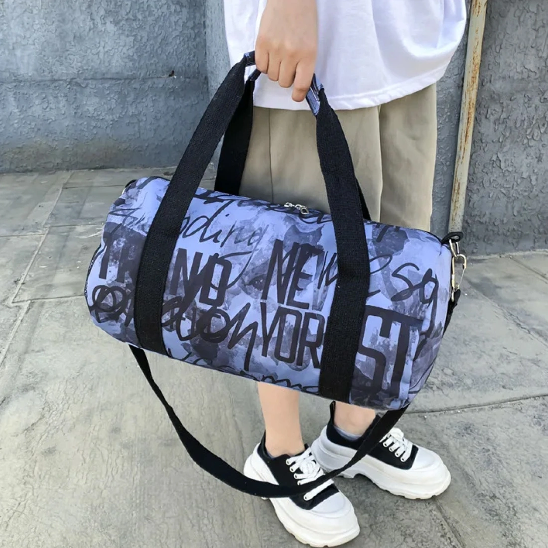 Tas Olahraga Dengan Desain Keren, Ideal Untuk Kegiatan Sehari-Hari, Olahraga, Dan Travelling.