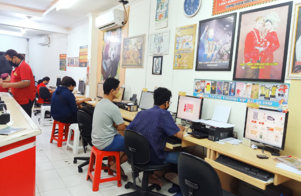 Analisis Jumlah Dan Kualitas Kompetitor Bisnis Digital Printing Di Area Incaran.