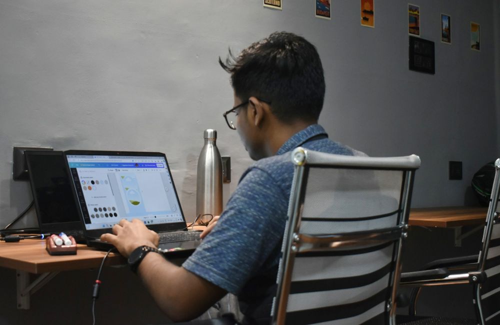 Update Rutin Portofolio Bisnis Digital Printing Agar Tetap Relevan, Akurat, Dan Profesional.