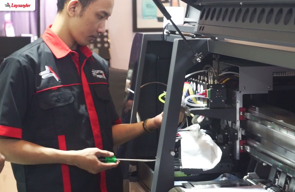 Perawatan Rutin Printer Format Besar.