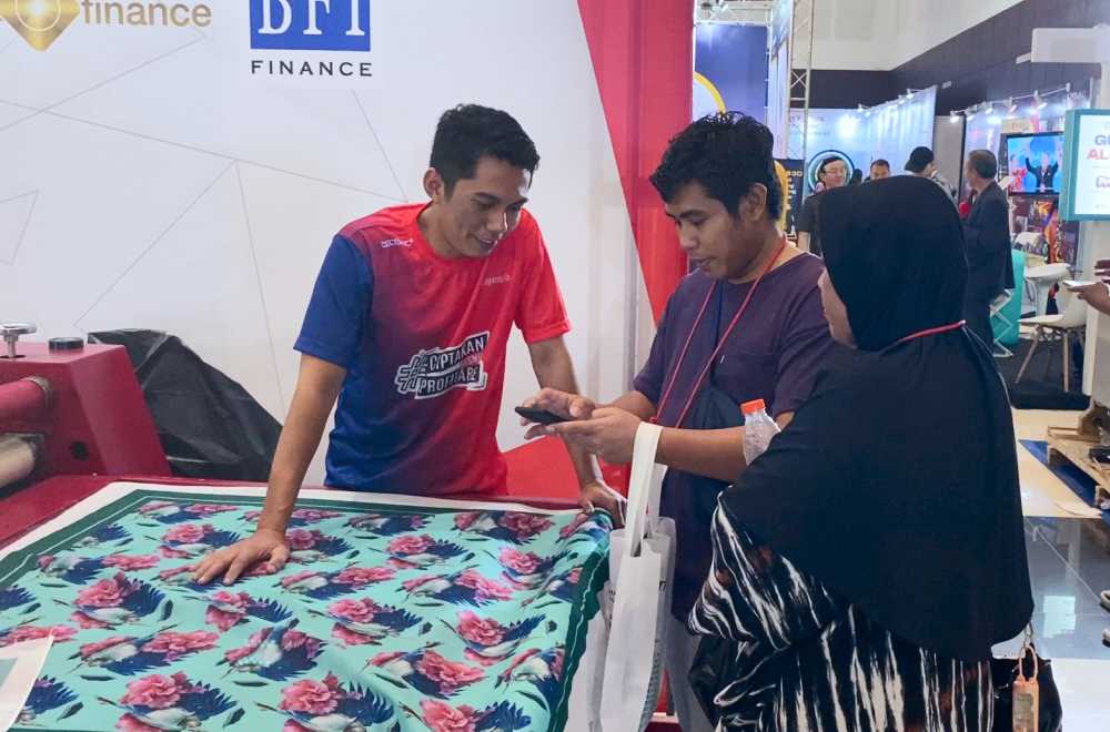 Promo Laysander Di Spe 2025 Termasuk Special Price, Gratis Ongkir, Dan Bonus T-Shirt.