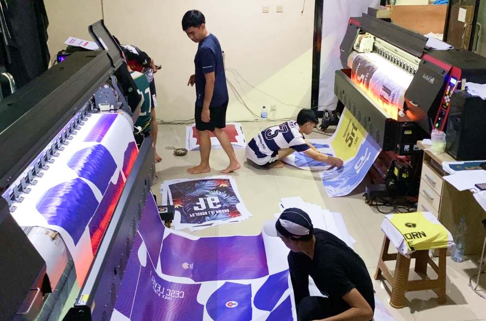 Investasi Peralatan Dan Adaptasi Teknologi Sesuai Skala Usaha Digital Printing.