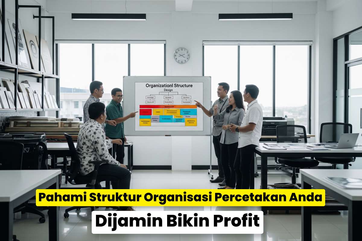 Tim Kerja Sedang Berdiskusi Di Depan Papan Yang Menampilkan Struktur Organisasi Perusahaan Percetakan
