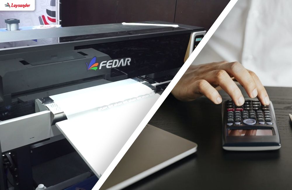 Mesin Printer Dtf Sedang Mencetak Dengan Seseorang Menghitung Biaya Menggunakan Kalkulator.