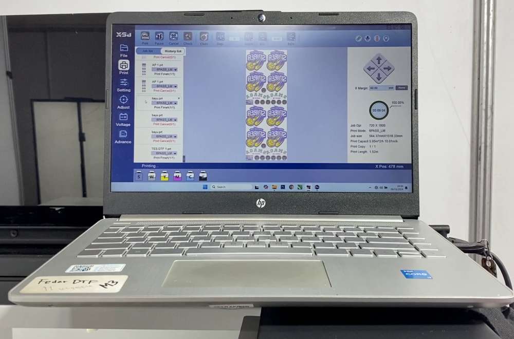 Laptop Menampilkan Software Rip Yang Digunakan Untuk Mengatur Proses Cetak Dtf Agar Hasil Lebih Akurat Dan Efisien.